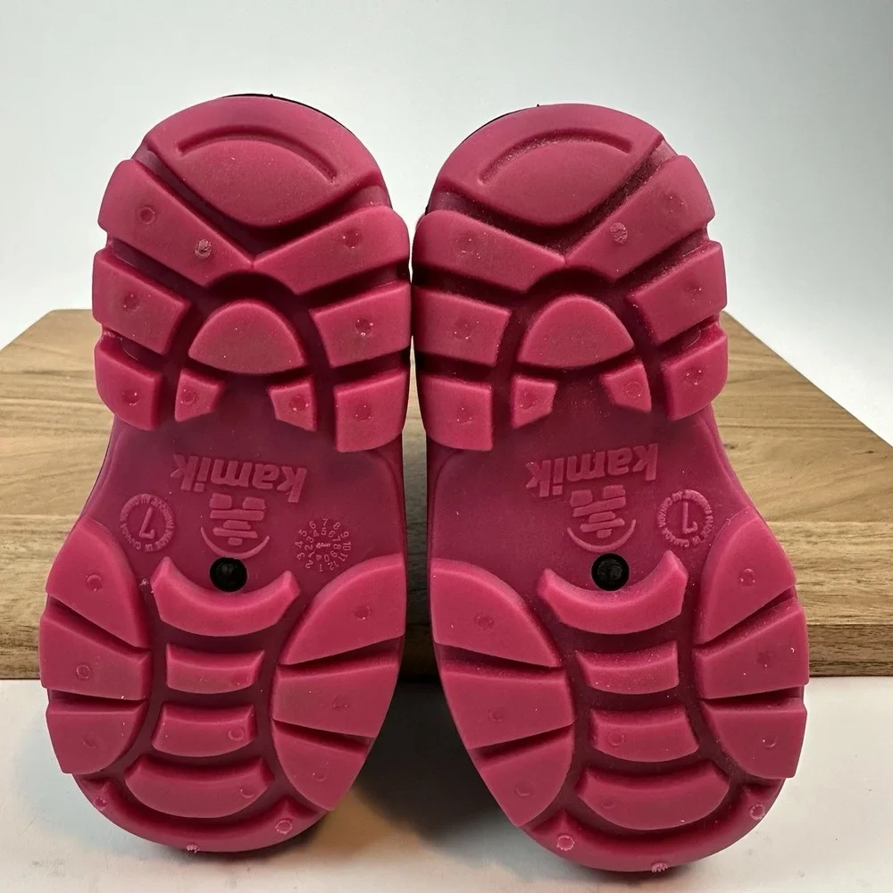 Kamik size little